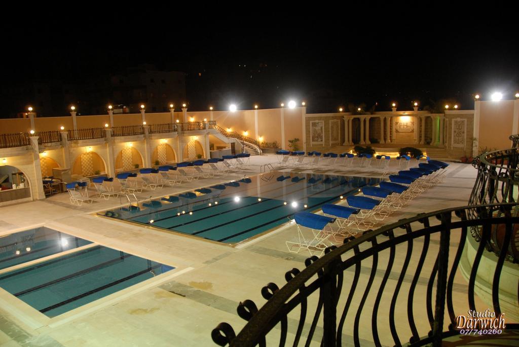 Platinum Hotel Tyre Exterior photo
